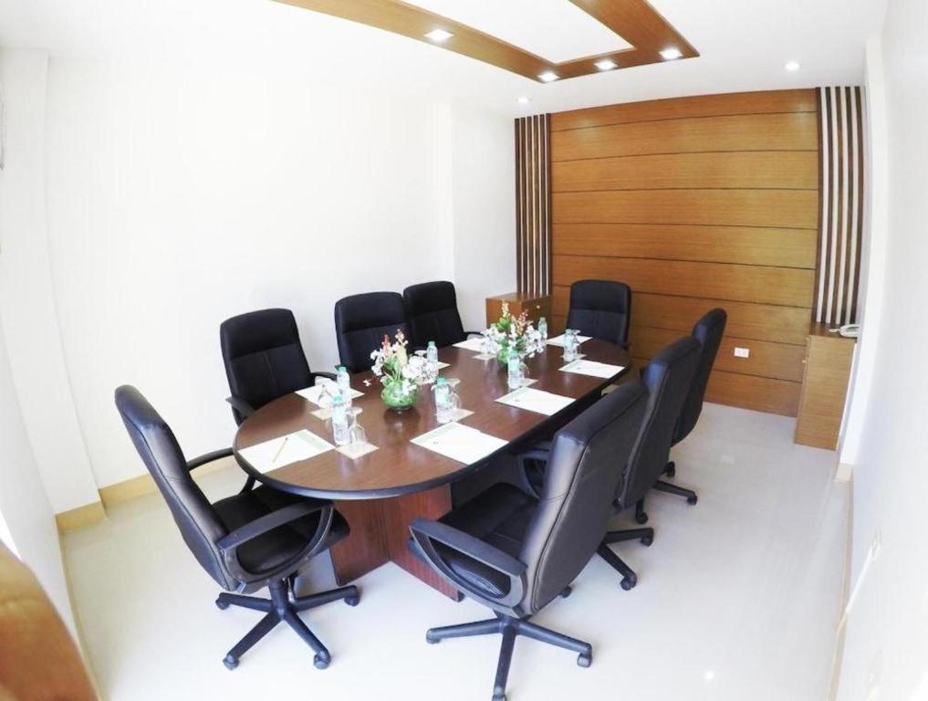 Aerostop Hotel & Restaurant Plaridel  Екстериор снимка