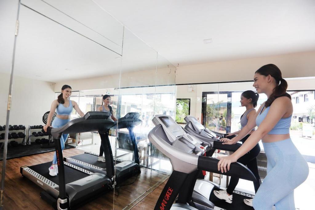 Aerostop Hotel & Restaurant Plaridel  Екстериор снимка
