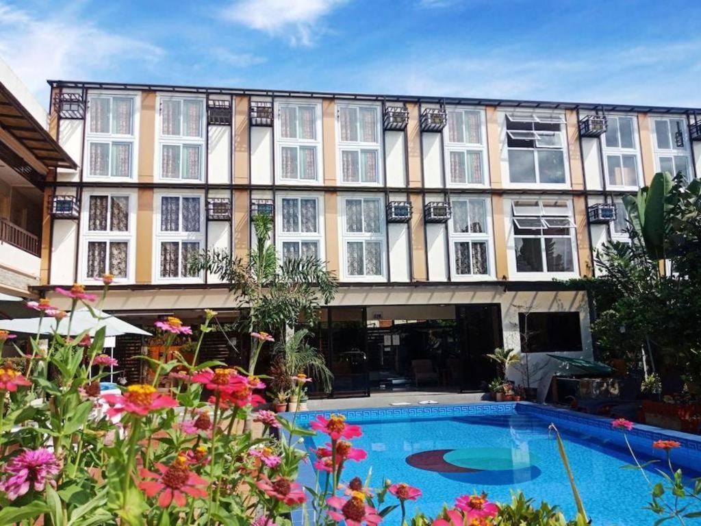 Aerostop Hotel & Restaurant Plaridel  Екстериор снимка
