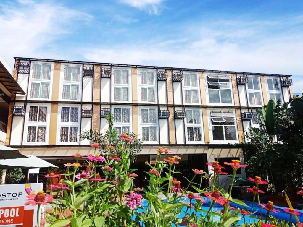 Aerostop Hotel & Restaurant Plaridel  Екстериор снимка