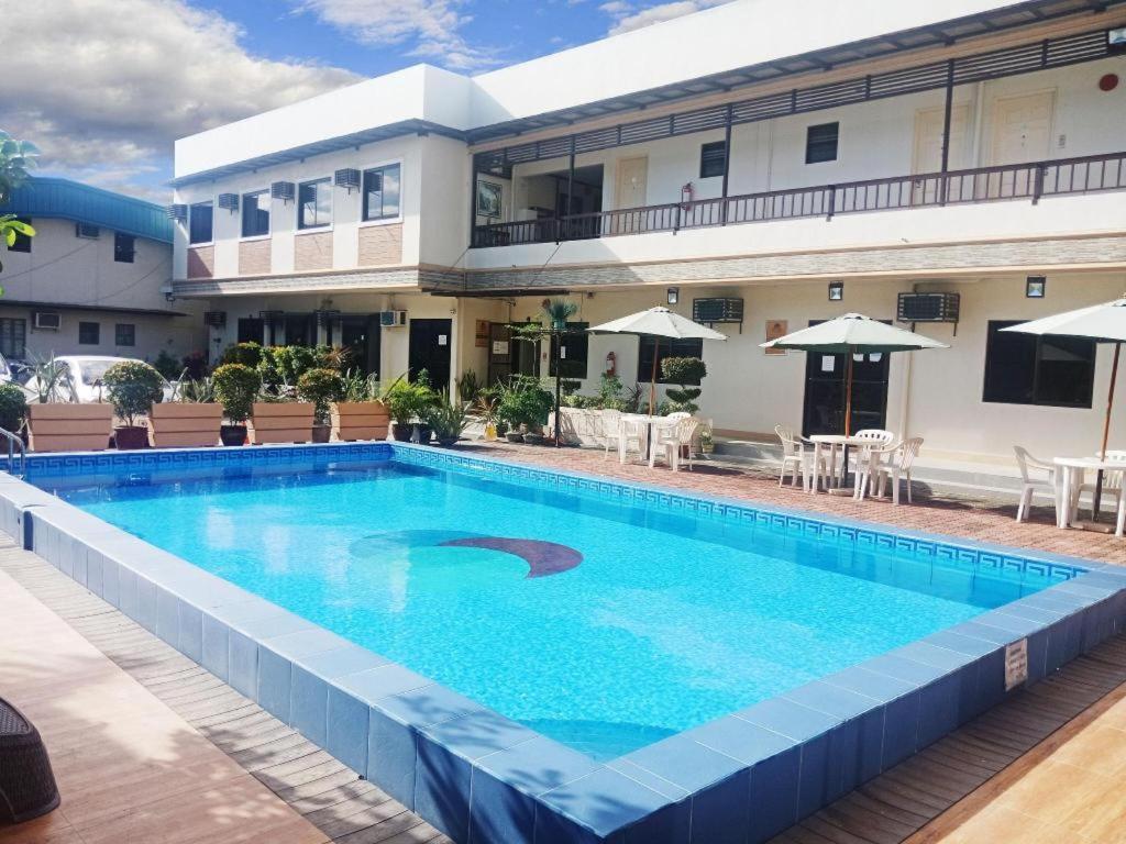Aerostop Hotel & Restaurant Plaridel  Екстериор снимка