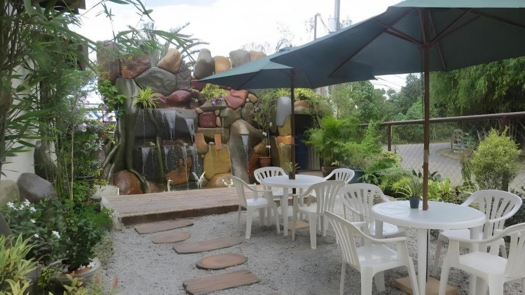 Aerostop Hotel & Restaurant Plaridel  Екстериор снимка